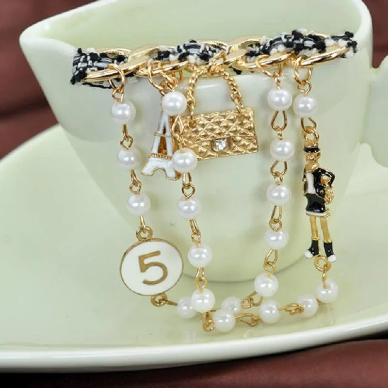 Luxury Fashion Pearl Flower CC Brooches for Women's clothing Number 5 Brooch Gift for Girl Friend Accessories For Jewelry