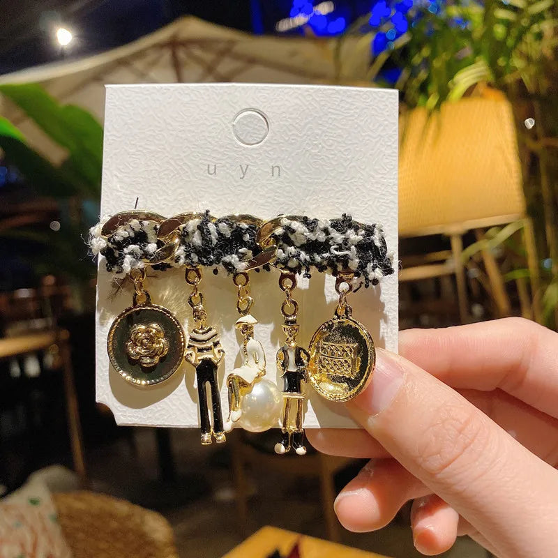 Luxury Fashion Pearl Flower CC Brooches for Women's clothing Number 5 Brooch Gift for Girl Friend Accessories For Jewelry