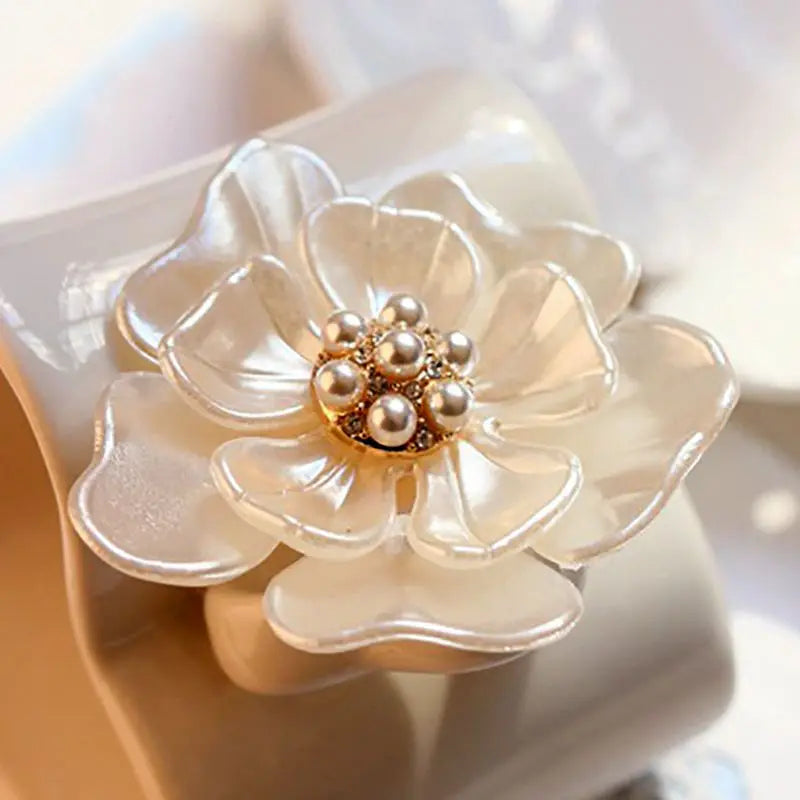 Rinhoo Imitation Pearls Camellia Flower Brooch Pins Plant Brooches For Women Fashion Wedding Party Jewelry Elegant Girls Gifts
