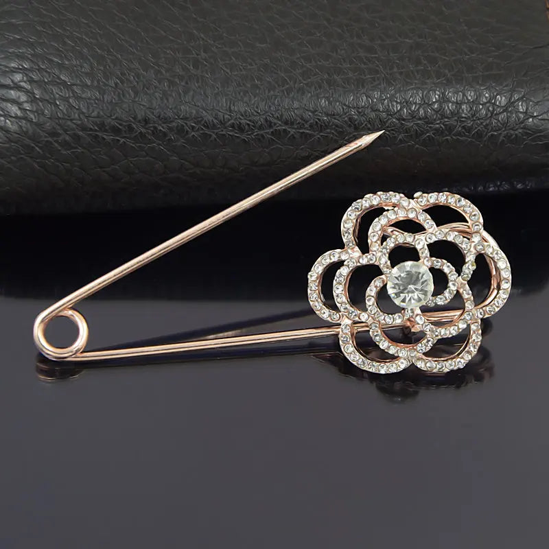 Luxury Fashion Pearl Flower CC Brooches for Women's clothing Number 5 Brooch Gift for Girl Friend Accessories For Jewelry