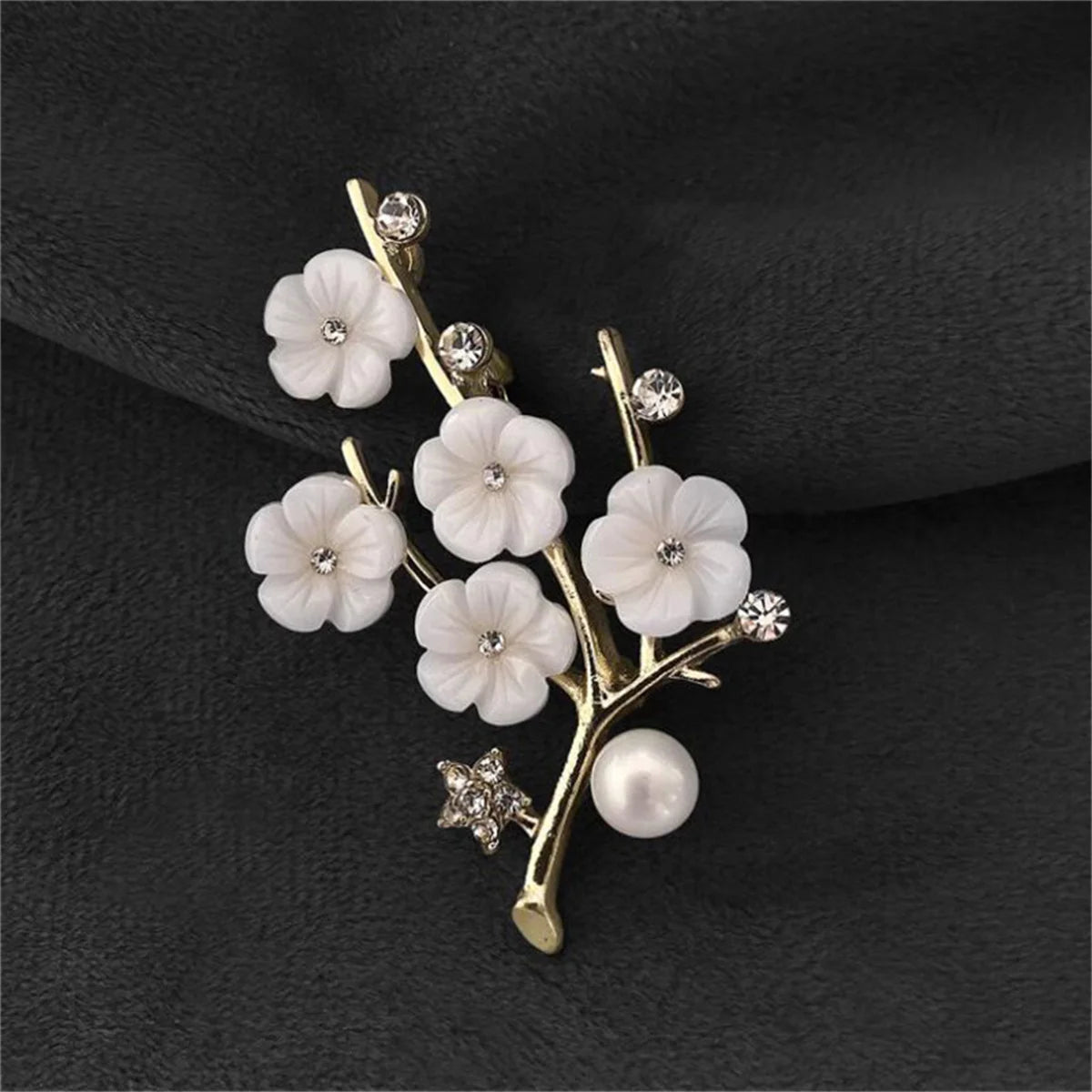 Rinhoo Fashion Imitation Pearl Zircon Tassel Safety Pins For Women Simple Snowflake Flower Brooch Bouquet Clothes Badges Jewelry