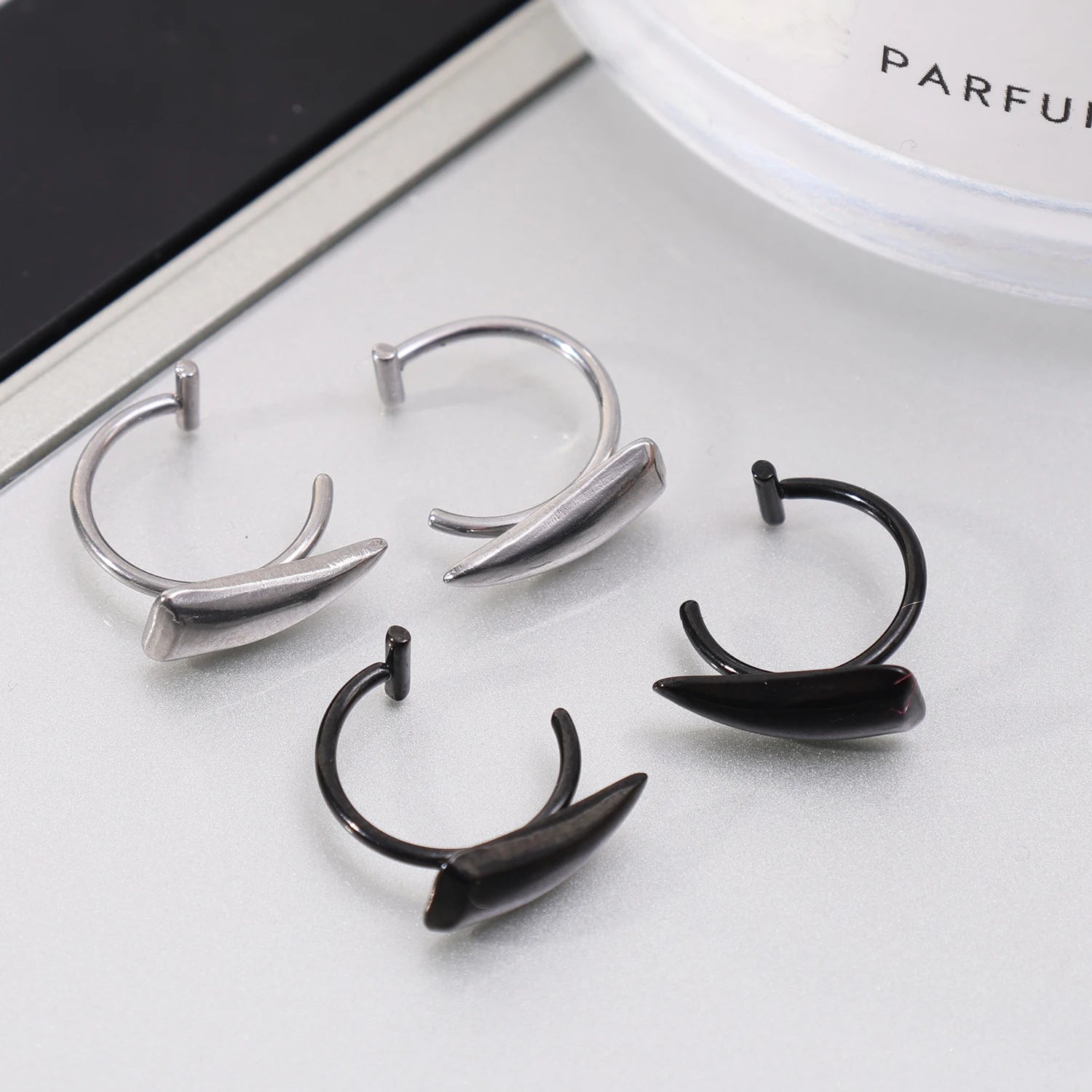 1pair Stainless Steel Personalised Sharp Teeth Fake Piercing Lip Ring Punk Exaggerated Jewelry for Women Gothic Body Jewelry