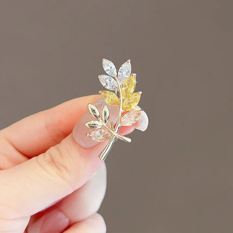 Luxury Zircon Tulip Flower Pearl Brooches For Women Fashion Crystal Floral Leaf Lapel Pins Banquet Patry Clothes Corsage Jewelry