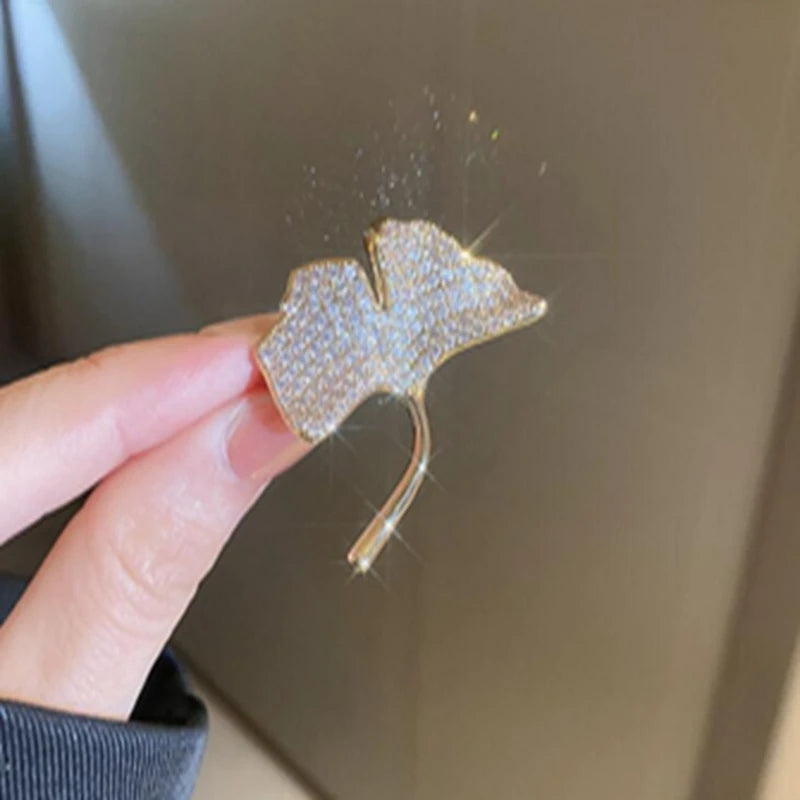 Luxury Zircon Tulip Flower Pearl Brooches For Women Fashion Crystal Floral Leaf Lapel Pins Banquet Patry Clothes Corsage Jewelry