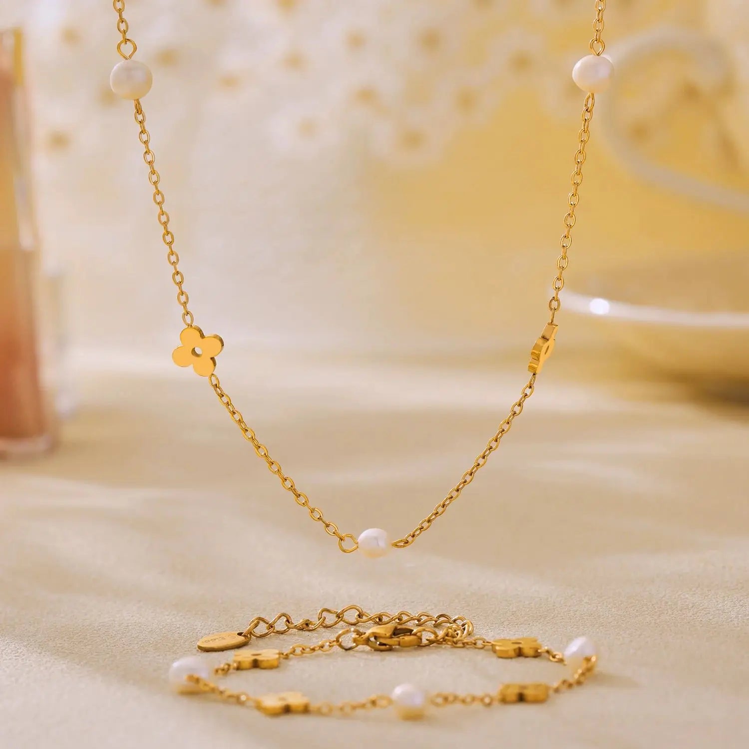 Liora Elegant Freshwater Pearl Stainless Steel Jewelry Sets Flower Choker Necklaces Bracelets For Women PVD Gold Plated Jewelry