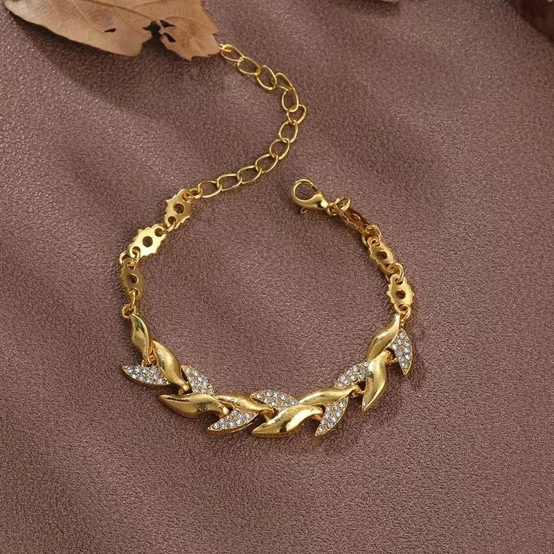Hip Hop Leaf Bracelet For Women Gold Color Twisted Shiny Crystal Stone Charm Bracelet Elegant Adjustable Chain Daily Jewelry