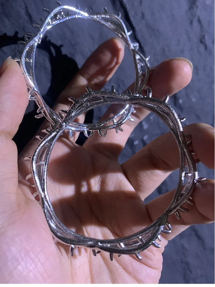 Thorn Bracelet Punk Gothic Cosplay Unisex Metal Hip Hop Hand Chain Silver Color Jewelry For Women girl Men Bangles Props Jewelry