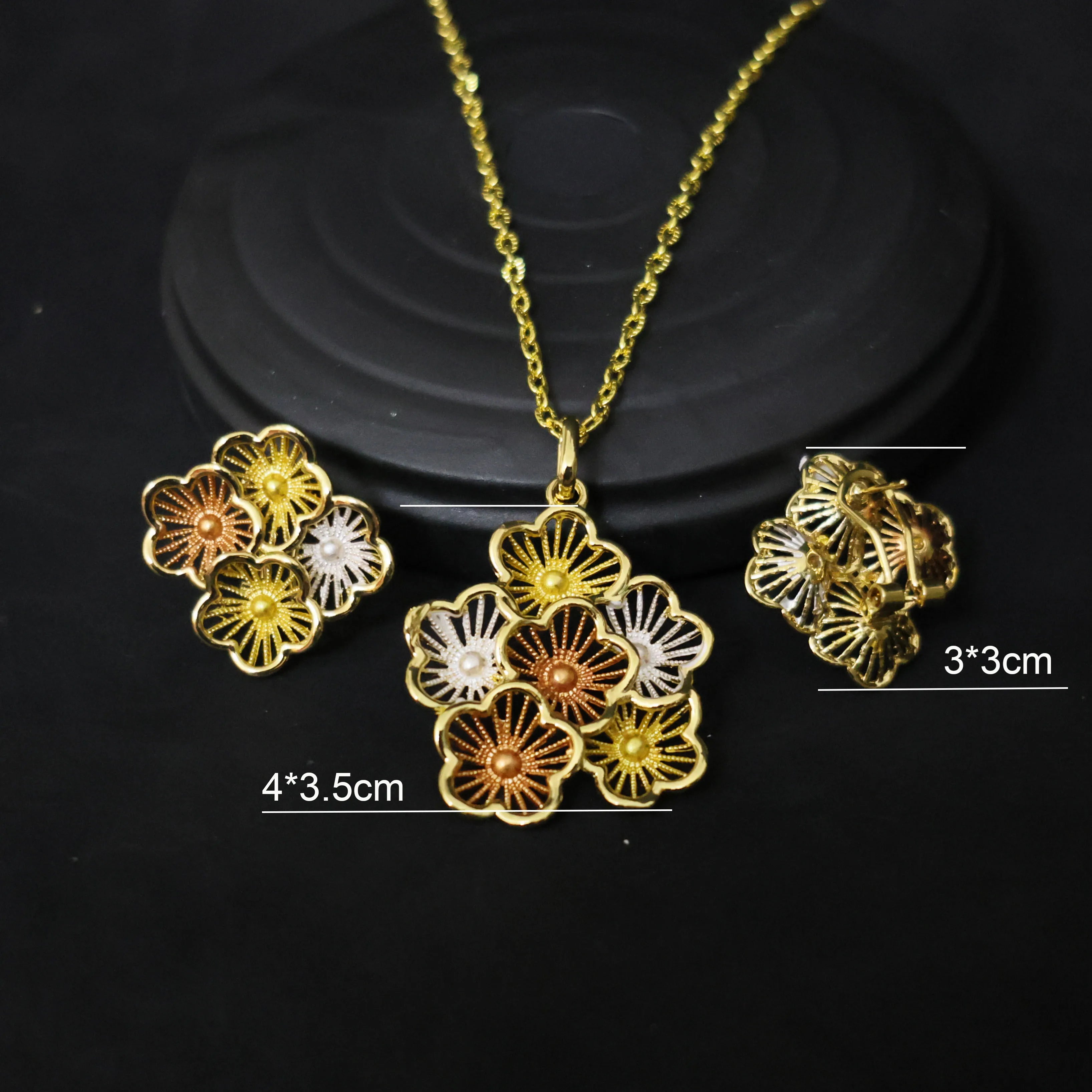 24K Gold-plated Two Piece Copper Jewelry Set India Dubai Jewelry Gold Warped Geometry Necklace Earrings