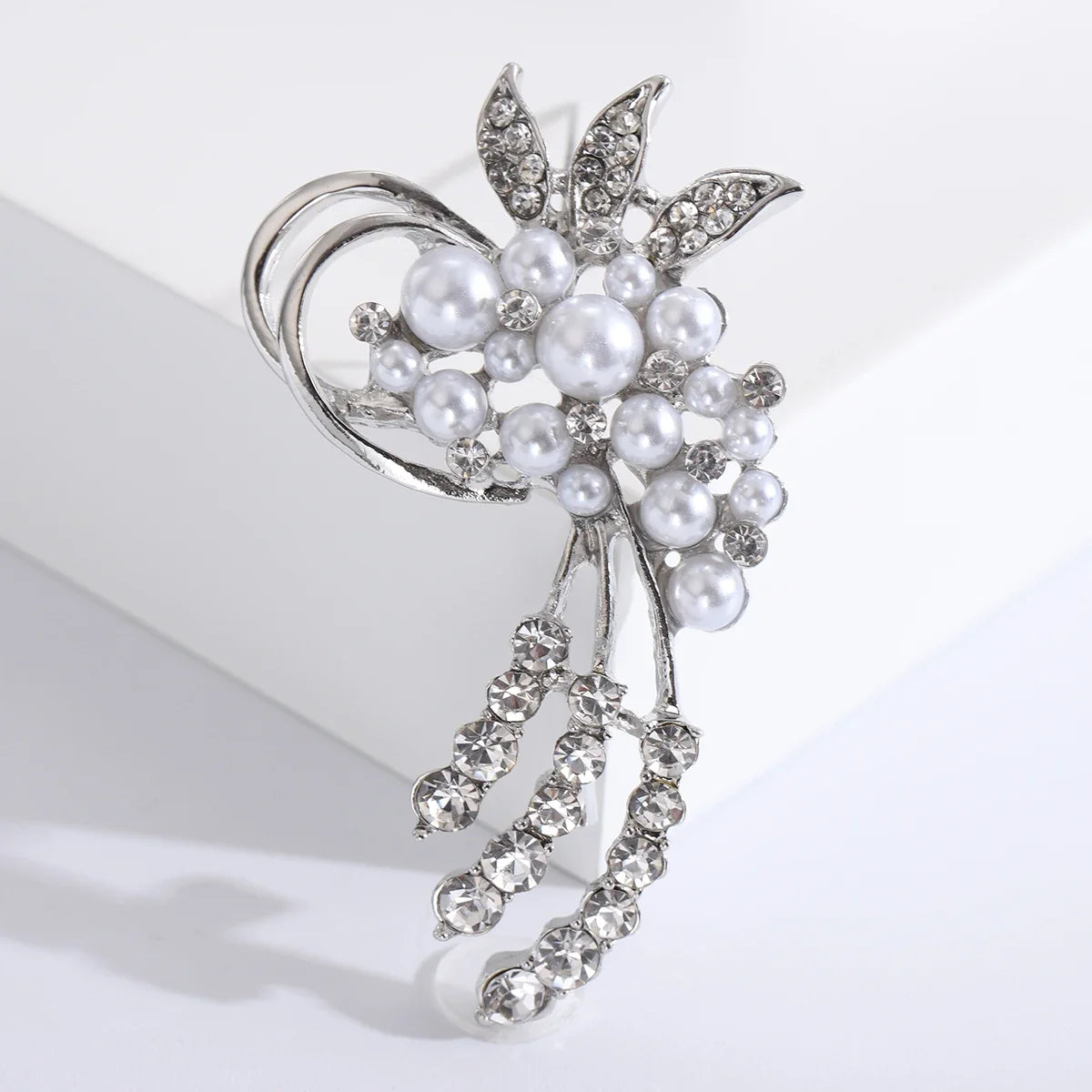 Pearl Flower Brooches For Women Unisex Rhinestone Bouquet Pins Beauty Office Party Friend Gifts Jewelry Accessories