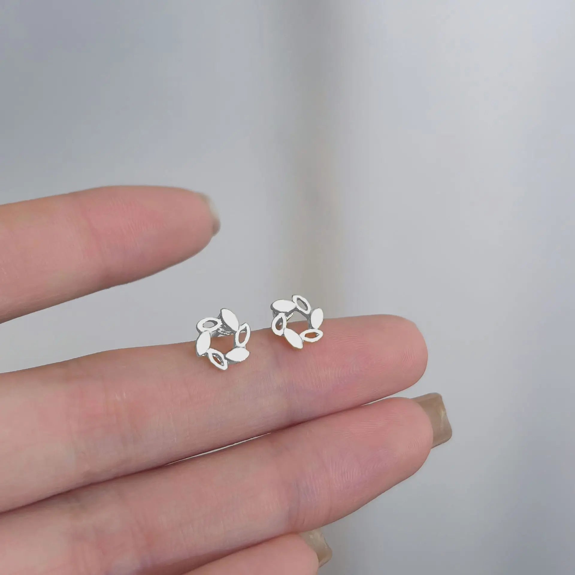 New Bow Knot Earring Star Earlobe Cartilage Prevent Allergy Stud Earrings For Women Ear Piercing Jewelry Gifts