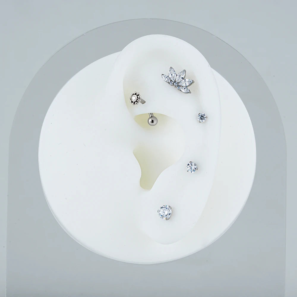 Right Grand ASTM F136 Titanium Mini CZ Flower Rook Earring 16G Curved Barbell Labret Stud Eyebrow Cartilage Tragus Body Piercing