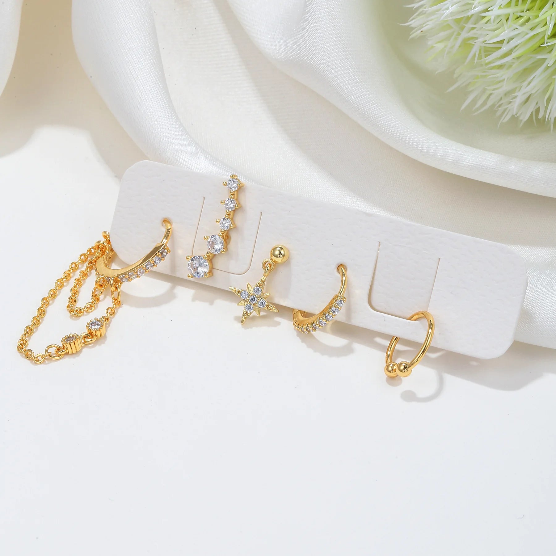 2PCS New Fashion Gold Color Crystal Zirconia Chain Hoop Earrings Women Small Pendant Star Ear Cartilage Earring Piercing Jewelry