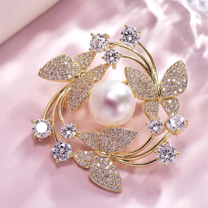 Elegant Women Girls Exquisite Fashion Crystal Pearl Flower Brooches Pins High-end Lady Rhinestone Suit Coat Accessories Jewelry