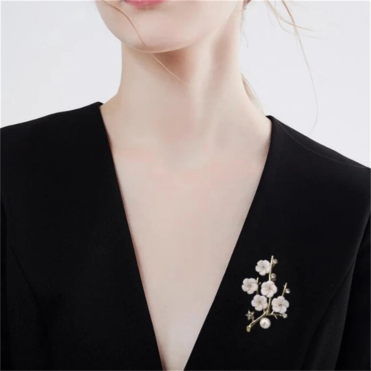 Rinhoo Fashion Imitation Pearl Zircon Tassel Safety Pins For Women Simple Snowflake Flower Brooch Bouquet Clothes Badges Jewelry