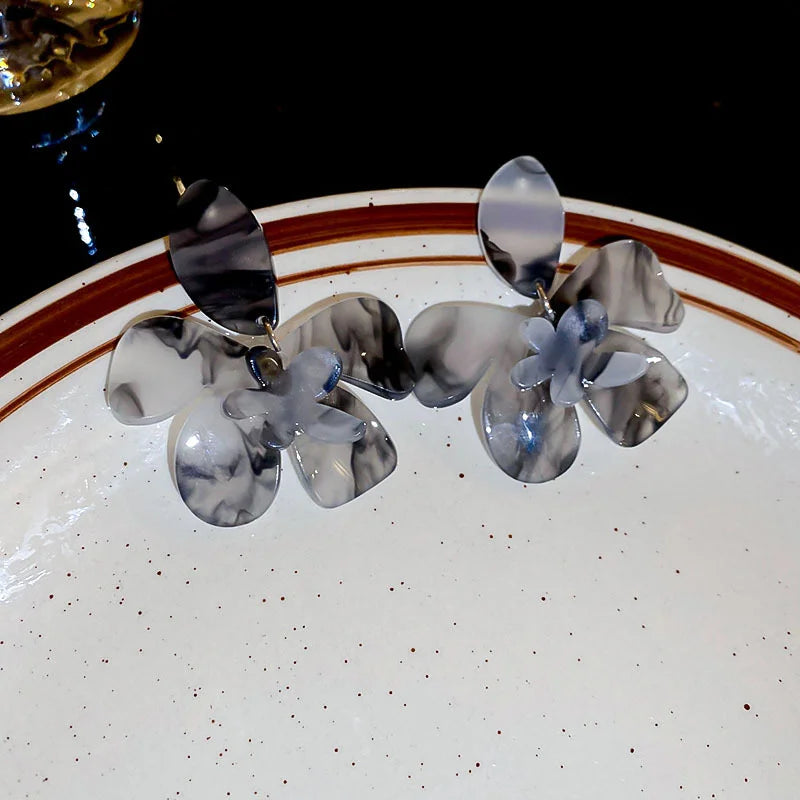 Resin Flower Earrings for Women Retro Design New Drop Earring 2025 New Korean Fashion Floral Female Accessories