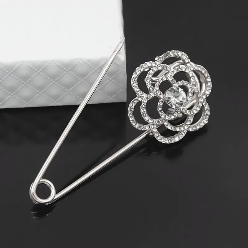 Luxury Fashion Pearl Flower CC Brooches for Women's clothing Number 5 Brooch Gift for Girl Friend Accessories For Jewelry